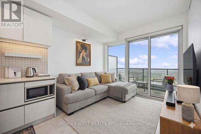 Photo - 898 Portage Pkwy Unit 4607
