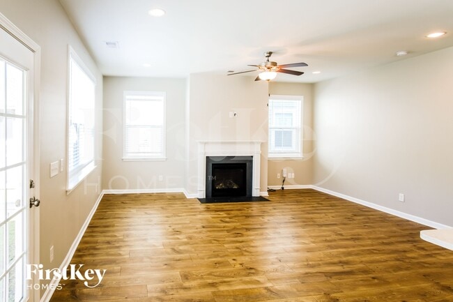 Photo - 93 Crossandra Ave
