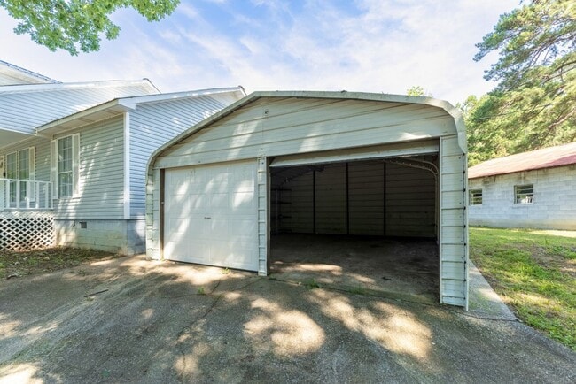 Photo - Stylish, Spacious & Updated! Don’t Miss Th...