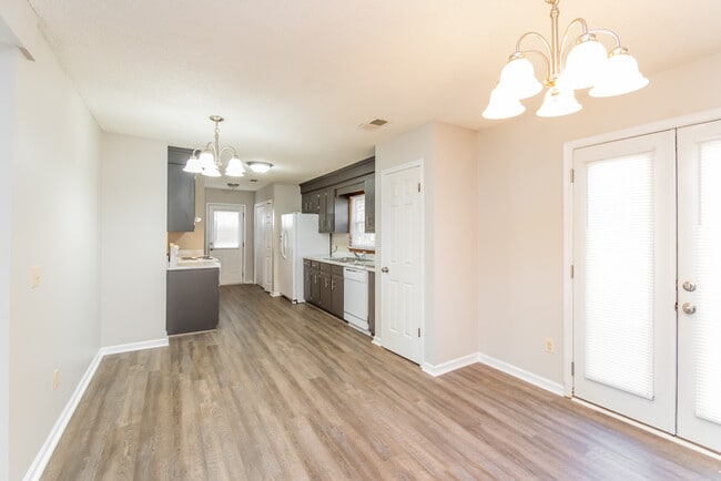 Photo - 10 Market Hall Ct House