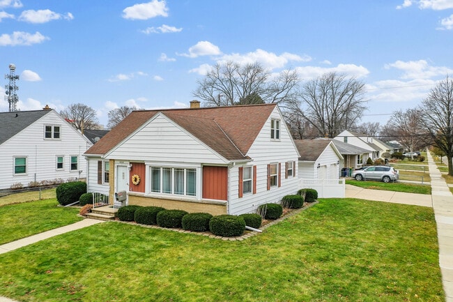 Photo - 1816 Gross Ave