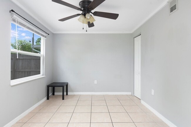 Photo - Charming & Rare 4-Bedroom Home in Saint Petersburg!