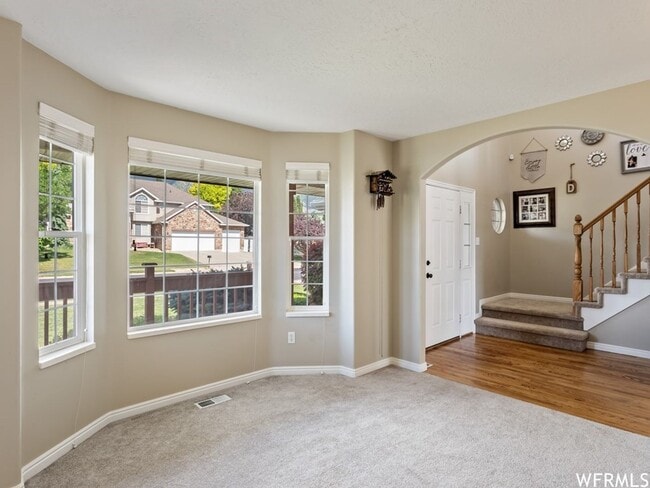 Photo - 3-bedroom, 2.5-bathroom home