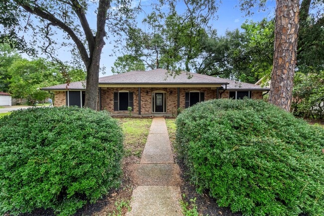 Building Photo - 2101 Lamar Dr Rental