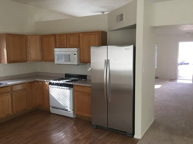 Photo - 6055 Maddux Pl NW