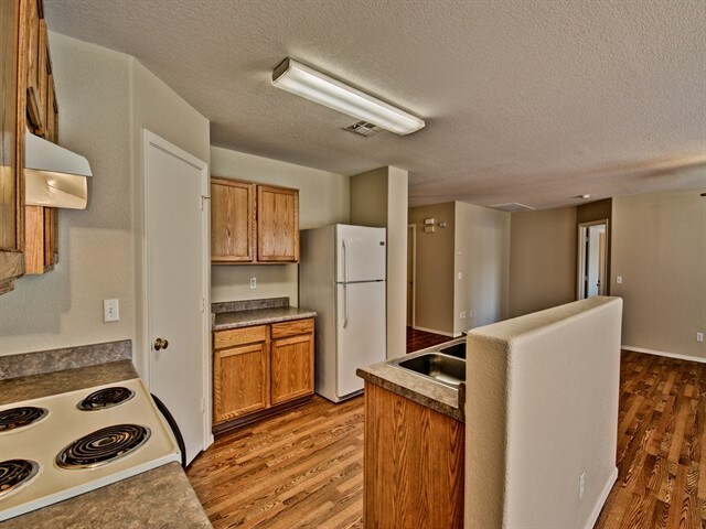 Photo - 2040 S 72nd Ln