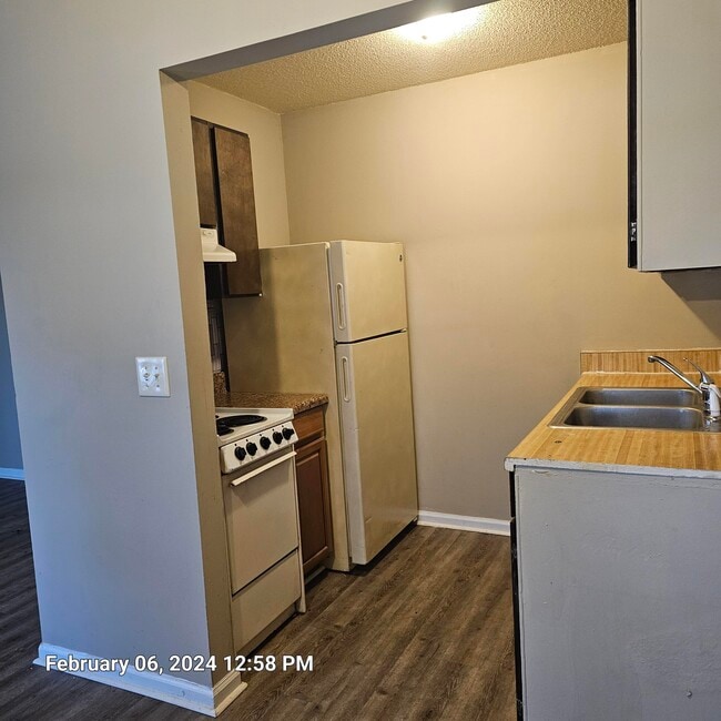 Photo - McArthur Apartments