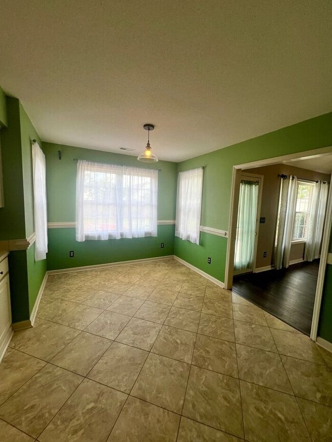 Photo - 3BR/2Bath/1 Garage/Fenced! Quail Woods community in the poplar Gorden Rd, North Wilmington area