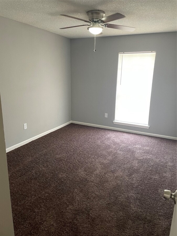 Photo - 614 Meadowglen Dr