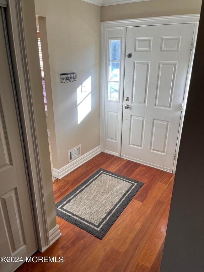 Photo - 173 Edinburgh Ct