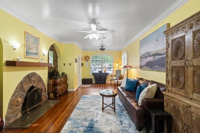 Photo - 614 SE 5th Ct