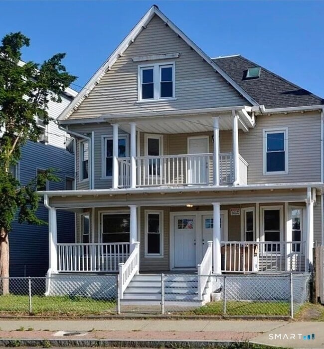 Building Photo - 1119 Stratford Ave Unit 2