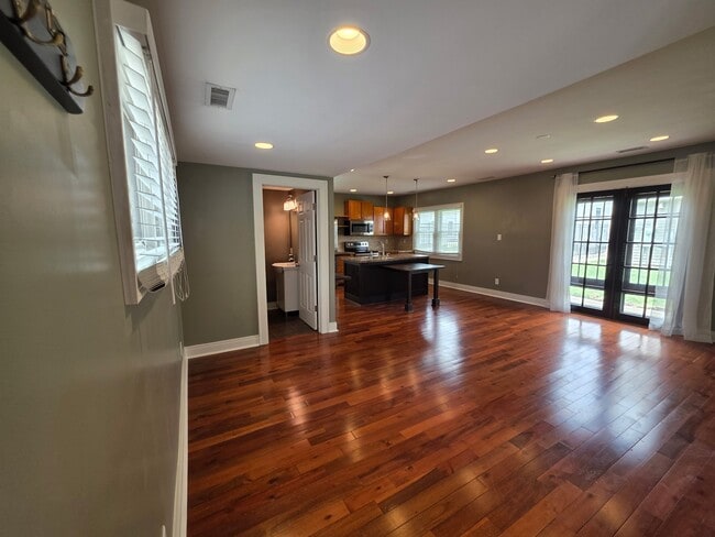 Photo - 2011 Alabama St