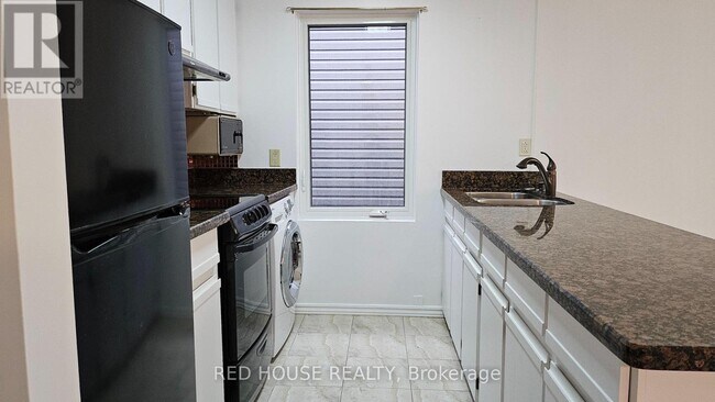 Photo - 37 Connaught Ave Unité Upper