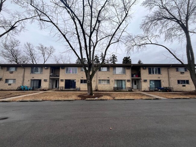 Building Photo - 320 N Harvard Ave Unit E Rental