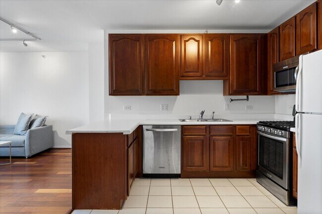 Photo - 630 N State St Unidad 1609