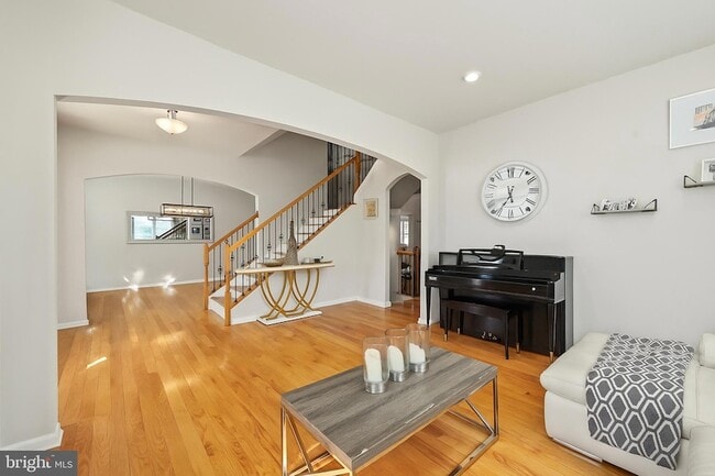 Photo - 76 Penns Charter Ln