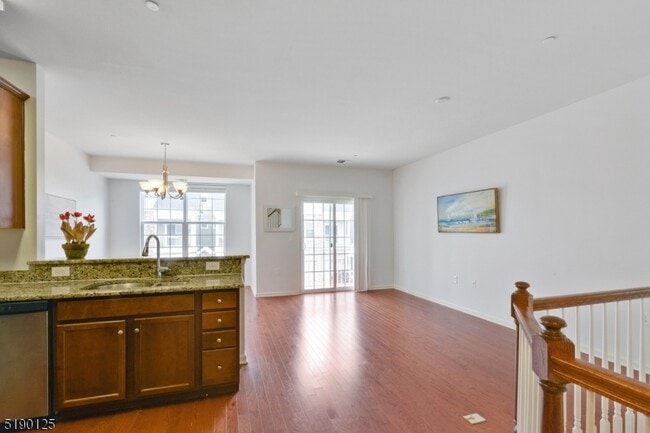 Photo - 306 Waterview Ct