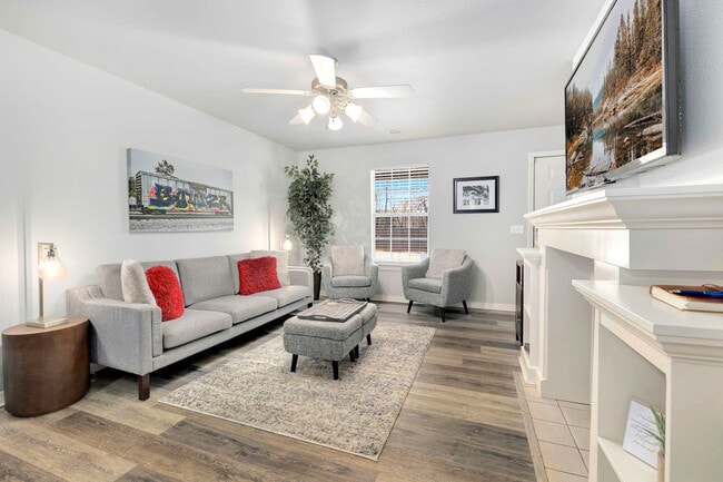 Building Photo - 1222 N Iron Horse Dr Rental