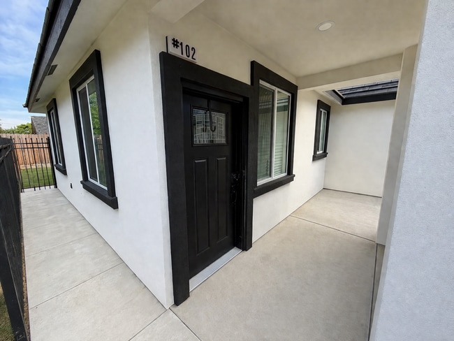 Photo - 590 N Lincoln Ave