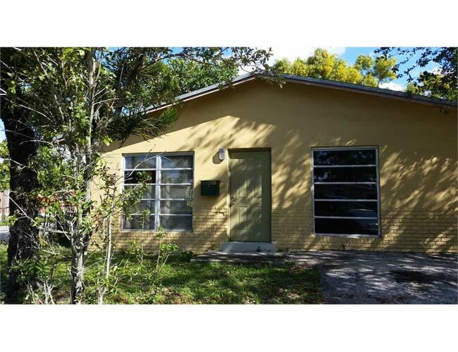 Photo - 844 NW 12th St