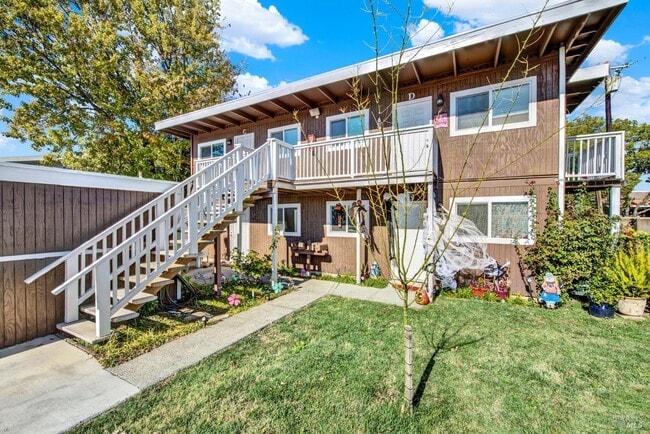 Building Photo - 1712 Arthur Ct Unit A