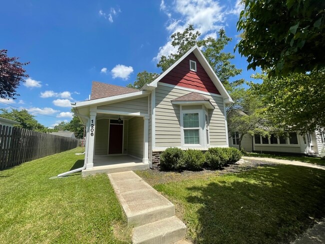 Photo - 1206 Chestnut St