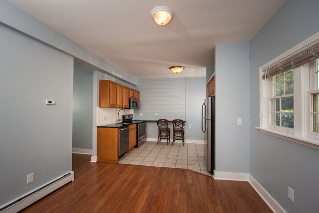 Building Photo - 1439 NY-9P Unit C