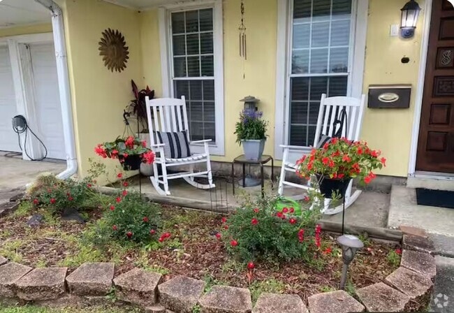Entrance - 852 Fairfield Ave Rental