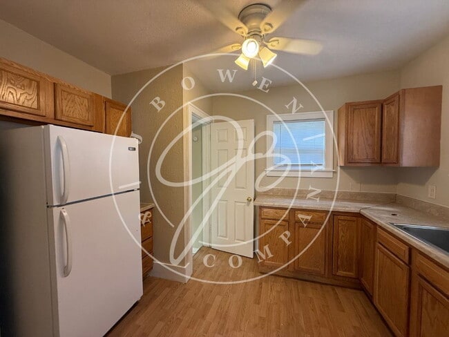 Cozy 2-Bedroom Retreat in West Toledo