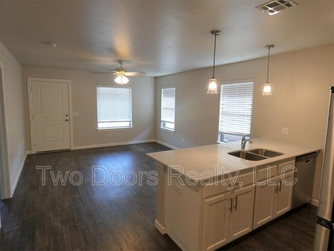 Photo - 11520 Keystone Cir