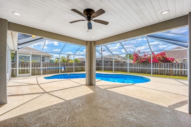 Photo - 2544 SW Deckard St