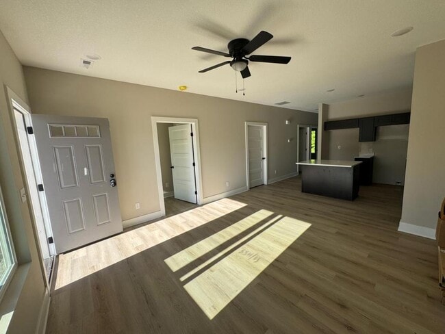 Photo - 5501 N Bressler Dr