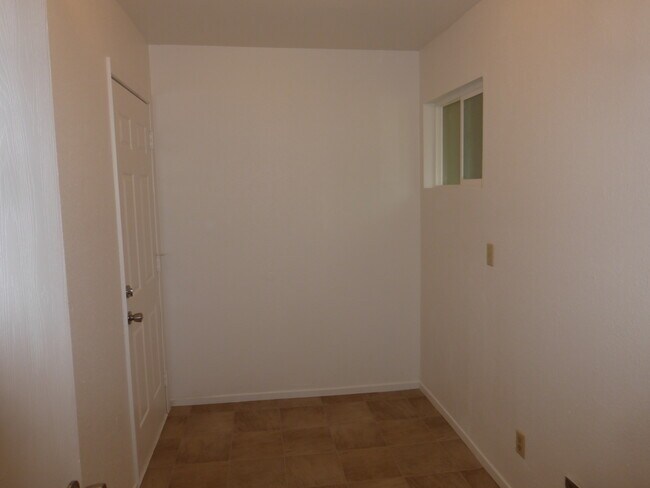 Photo - 2120 Rosamond St Unit 3