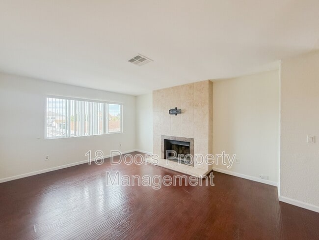 Photo - 4239 35th St