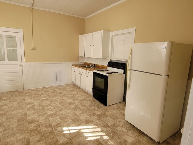 Photo - churc221 Unit 221