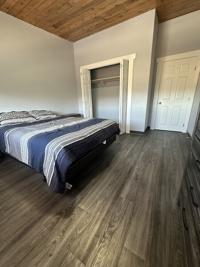 4621 Veterans Way Unit 35 - FURNISHED - Renovated