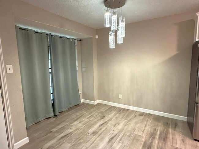 Photo - 15934 Blueridge Rd