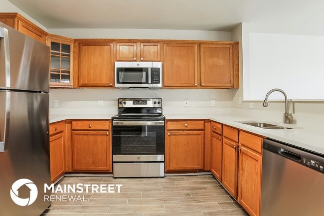 Photo - 748 Runningbrook Ln