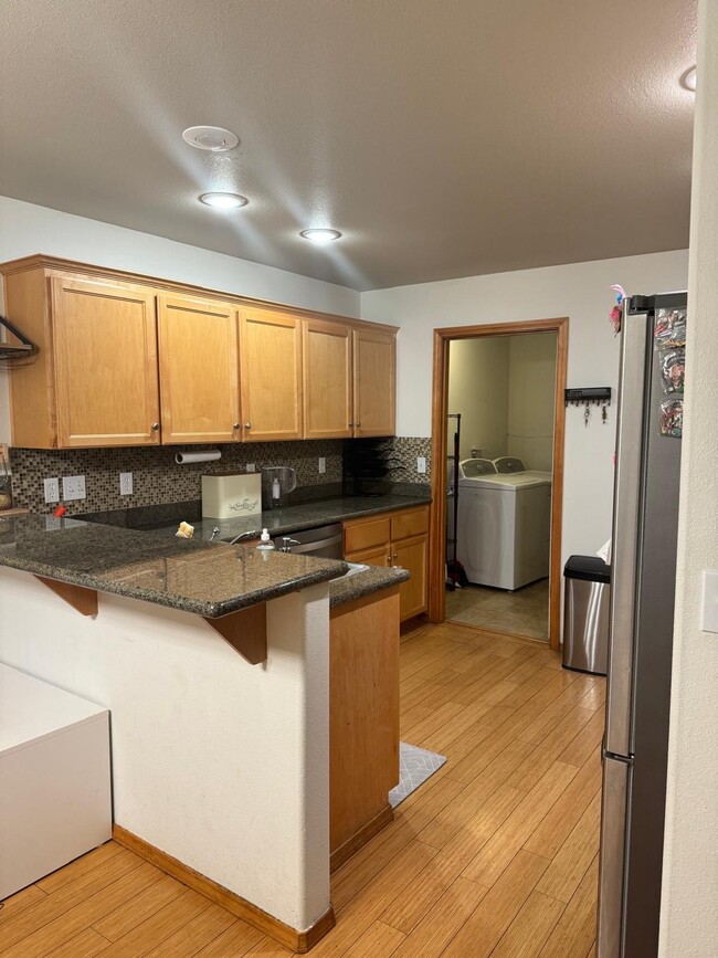 Photo - 320 Zillah Pl SE