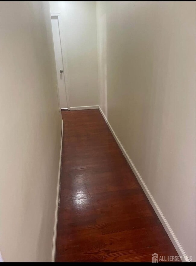 Photo - 254 College Dr