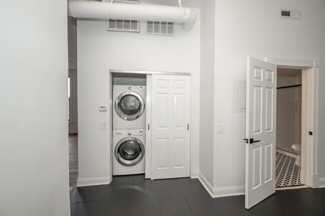 Photo - 1126 Walnut St Unit 2B