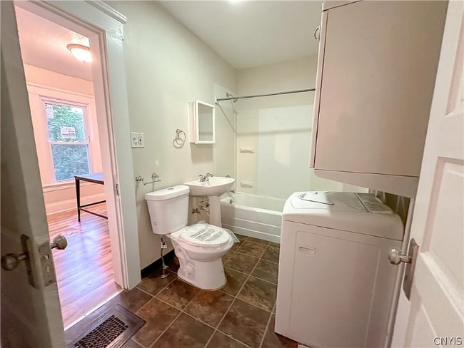 Photo - 310 Shuart Ave