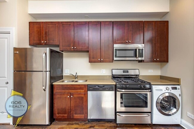 Photo - 643 W Deming Pl Condo