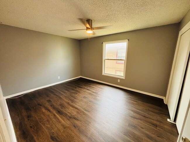 Photo - Par Lane Unidad 6732 W Par Ln #3