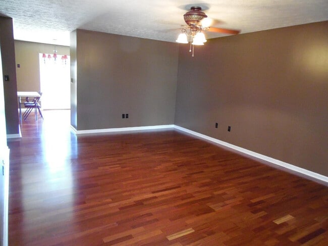 Photo - 1305 Amherst Dr