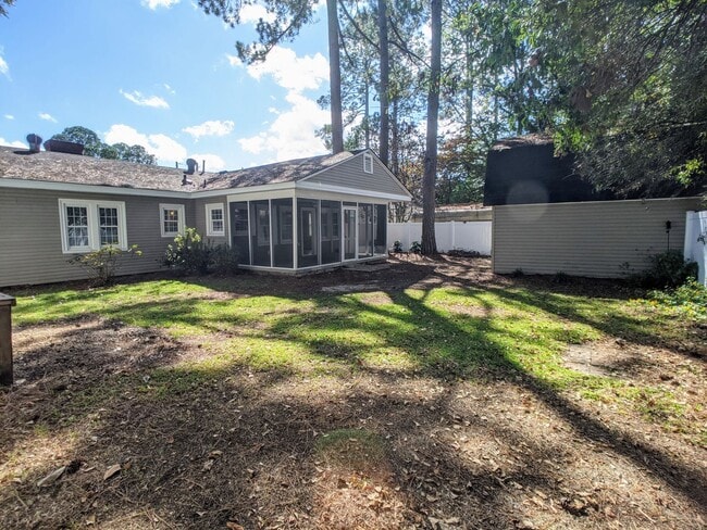 Photo - Lovely 3 Bedroom Rambler