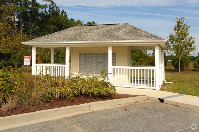 Woodlake Apartments