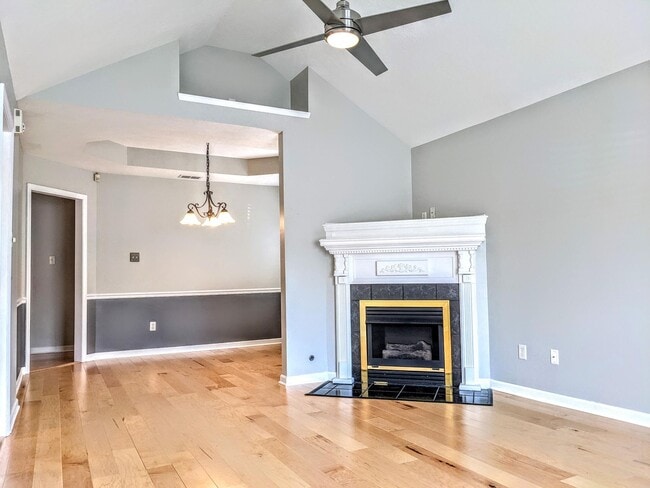 Photo - 2045 Shoreline Dr