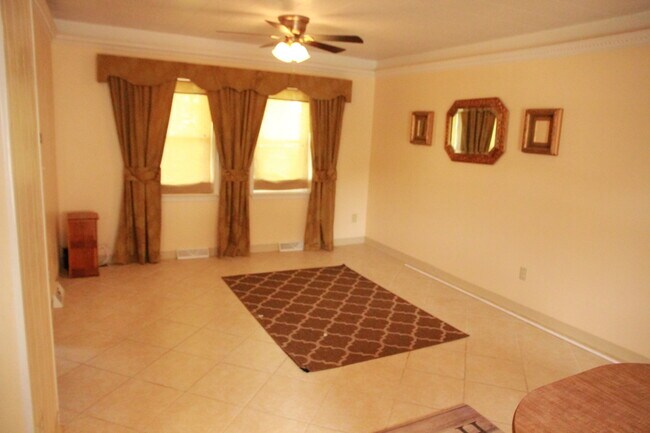 Photo - 754 E Washington Ave